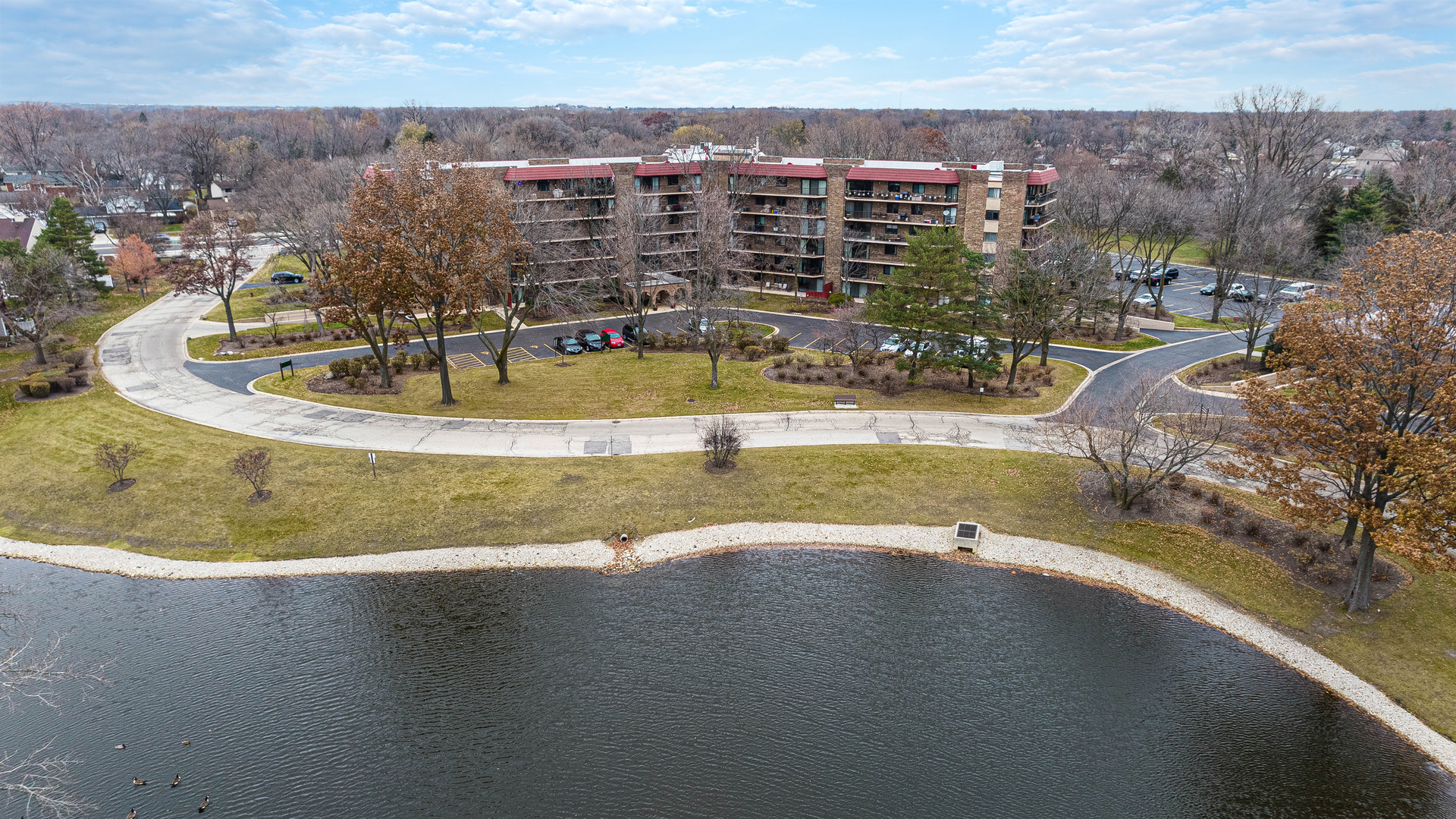 Homes for sale in Palatine, IL | 35 S Baybrook Drive, Palatine, IL 60074 | Houzeo