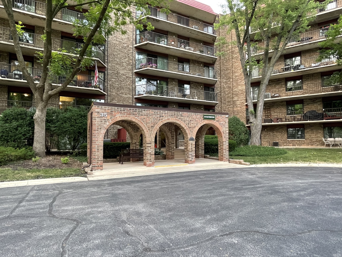 Homes for sale in Palatine, IL | 35 S Baybrook Dr #610, Palatine, IL 60074 | MLS# 12640901