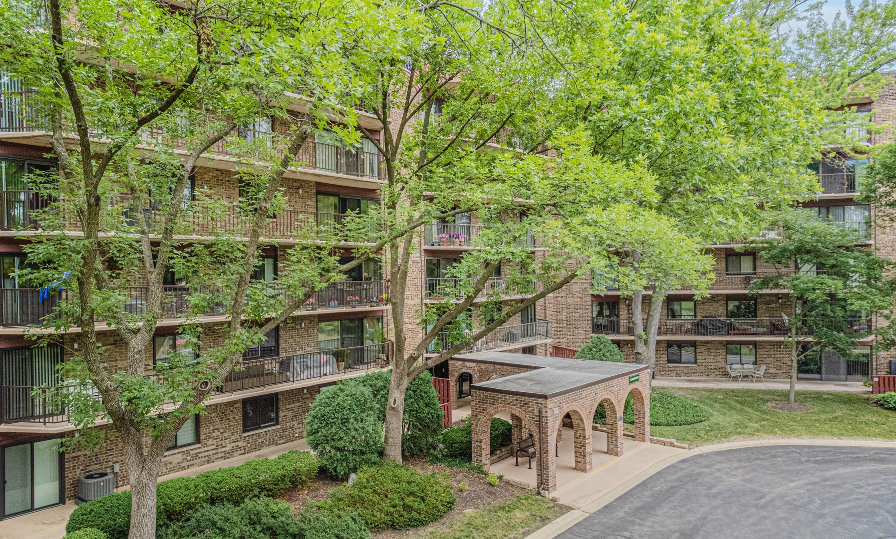 Homes for sale in Palatine, IL | 35 S Baybrook Dr #610, Palatine, IL 60074 | MLS# 12640901