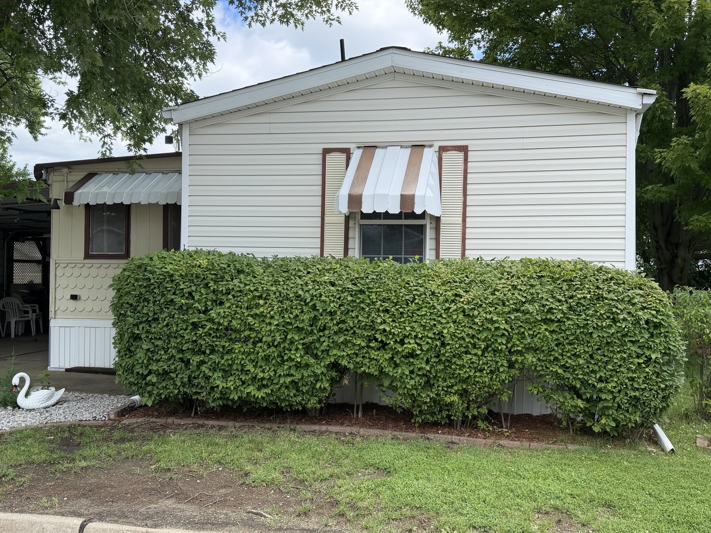 Homes for sale in Bloomington, IL | 1352 13Th St #1352, Bloomington, IL 61704 | MLS# 12641201