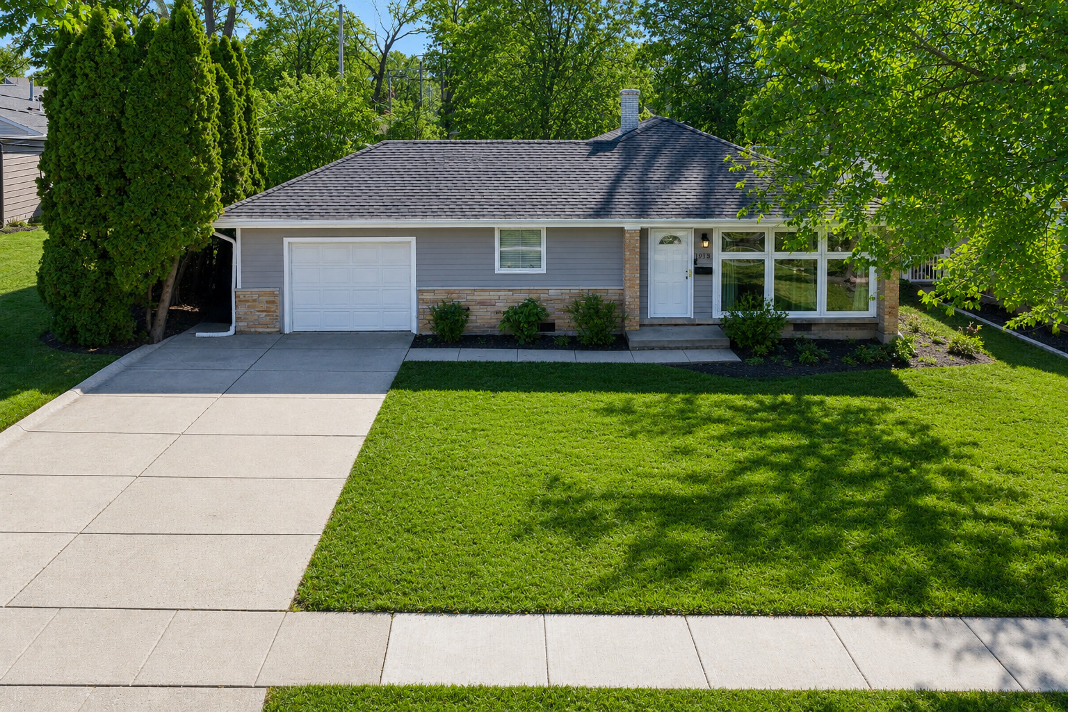 Homes for sale in Northbrook, IL | 1913 Milton Ave, Northbrook, IL 60062 | MLS# 12641476