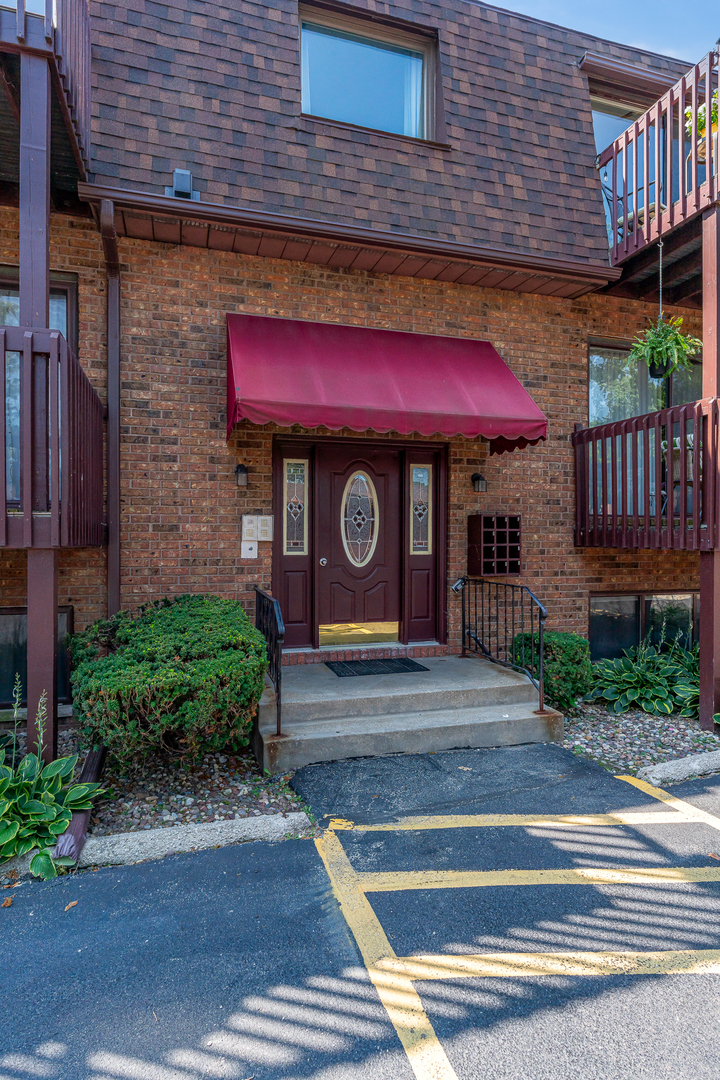 2nd image of 2505 26th Avenue Ct #I, Rock Island, IL 61201 | MLS# 12641617