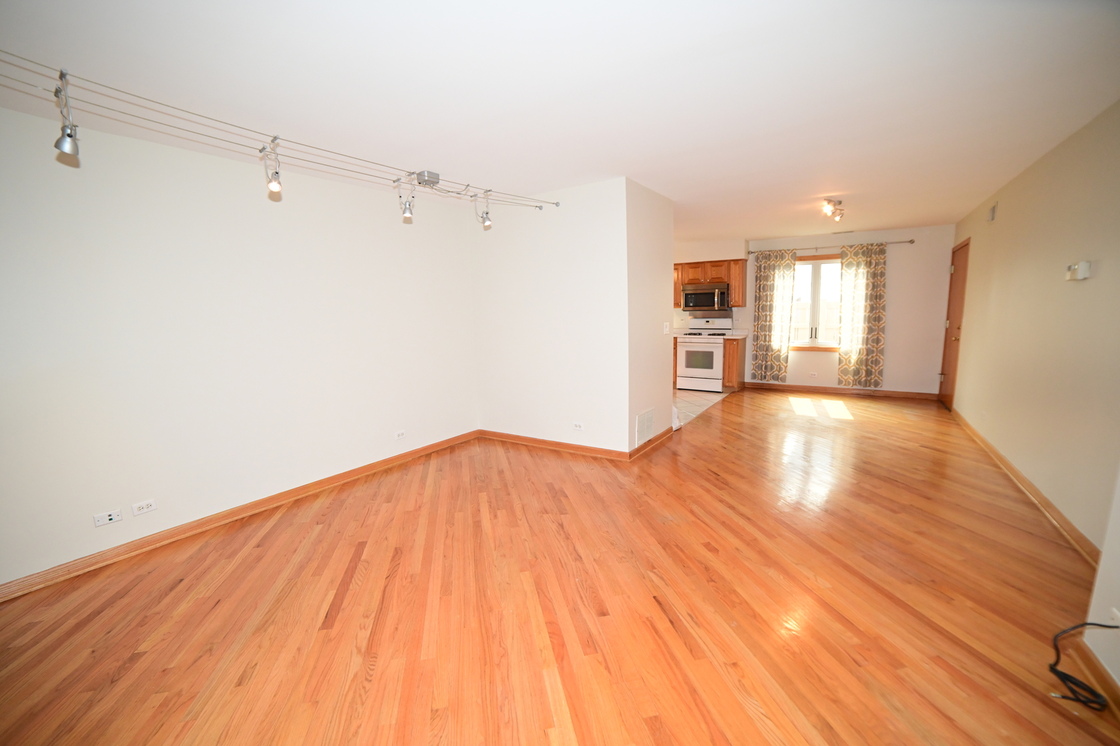 4th image of 5805 W Eddy St, Chicago, IL 60634