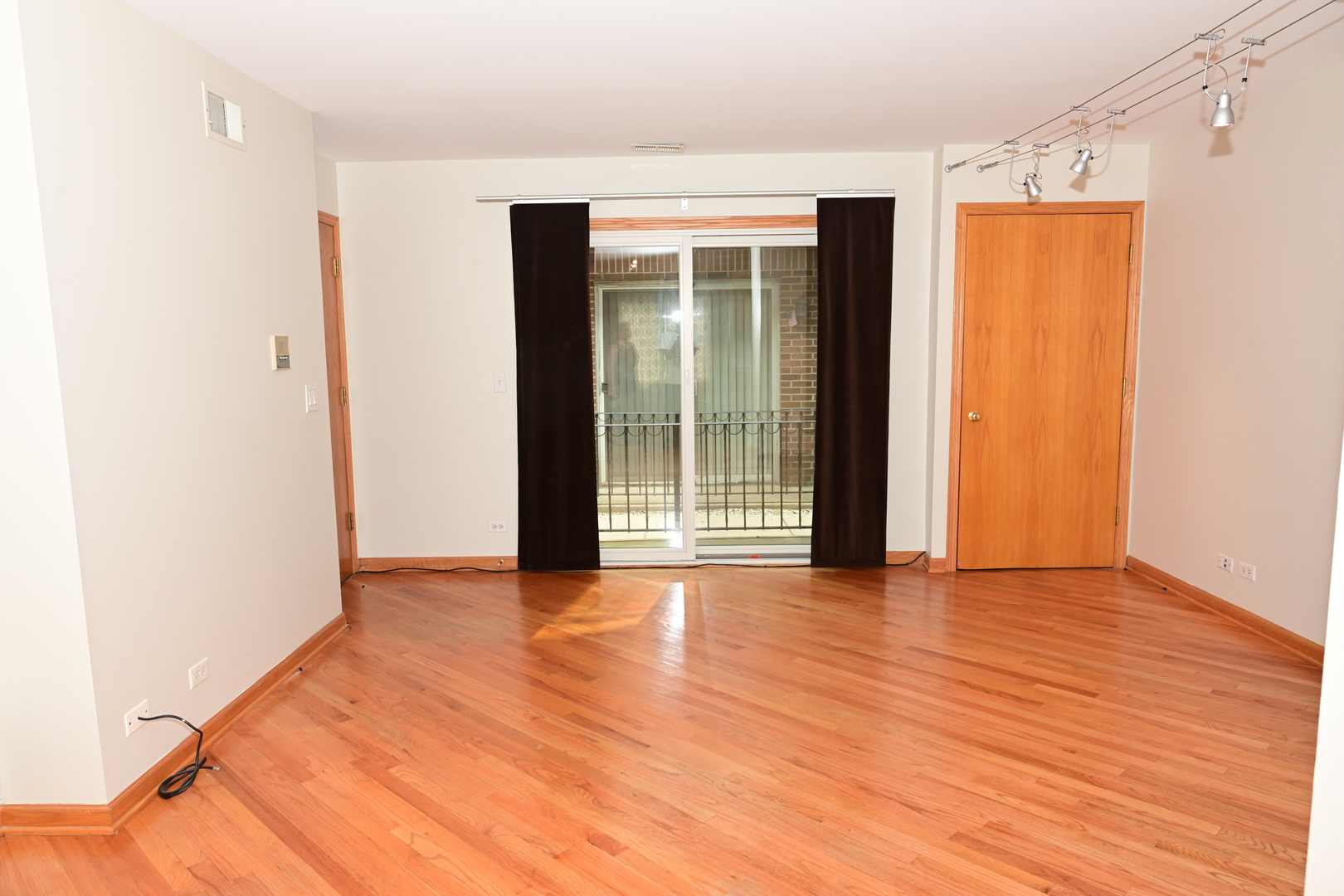 3rd image of 5805 W Eddy St, Chicago, IL 60634