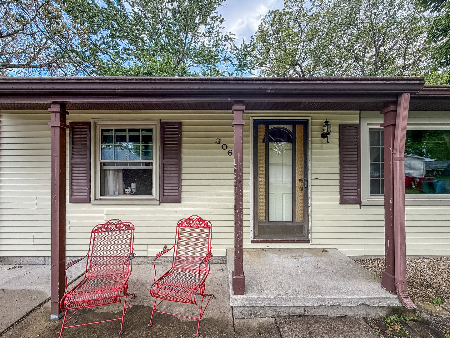 Homes for sale in Mahomet, IL | 306 Willow Ln, Mahomet, IL 61853 | MLS# 12642439