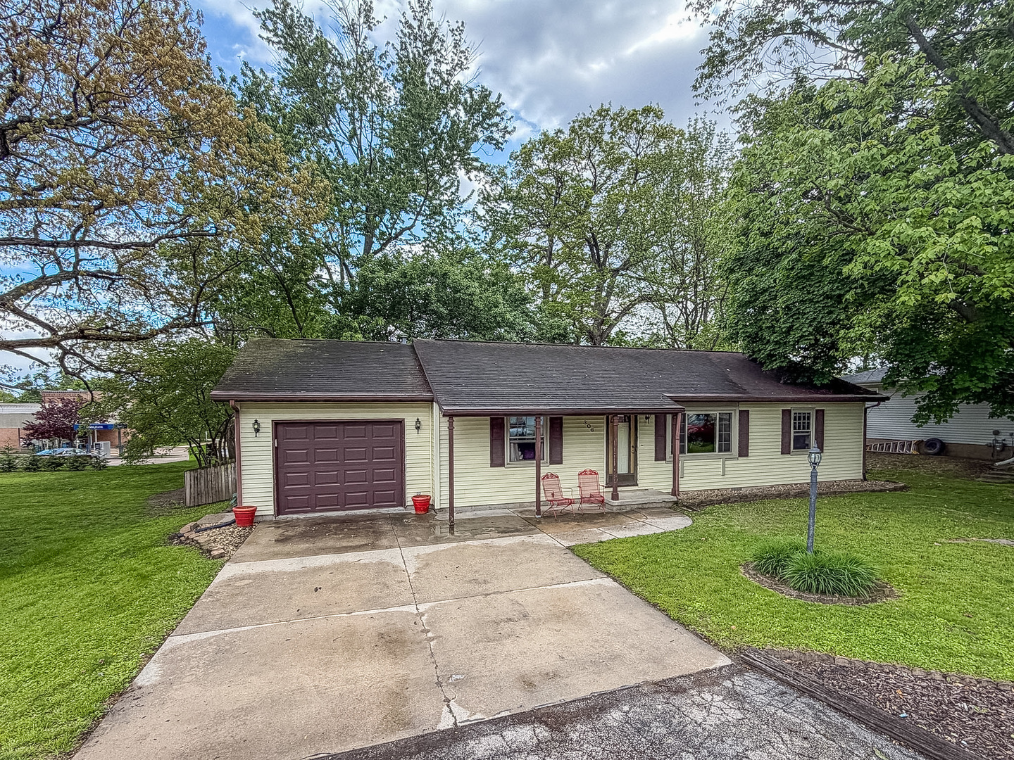 Homes for sale in Mahomet, IL | 306 Willow Ln, Mahomet, IL 61853 | MLS# 12642439