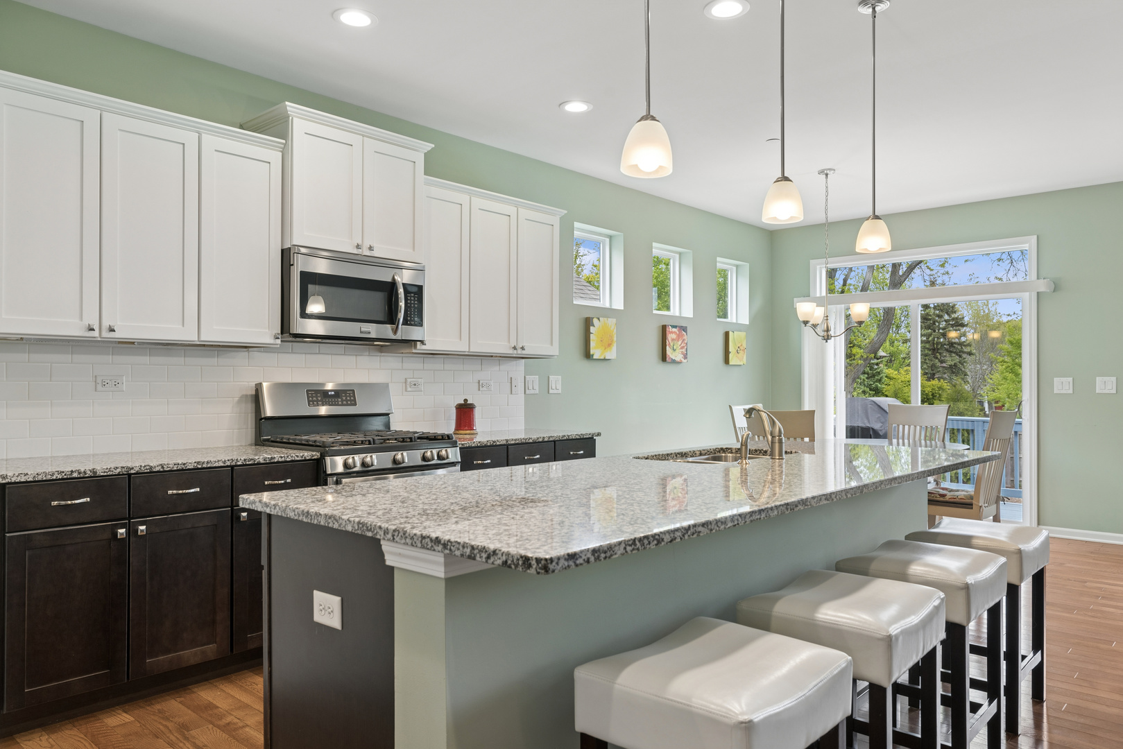 Homes for sale in Gurnee, IL | 6275 Doral Dr, Gurnee, IL 60031 | MLS# 12642753