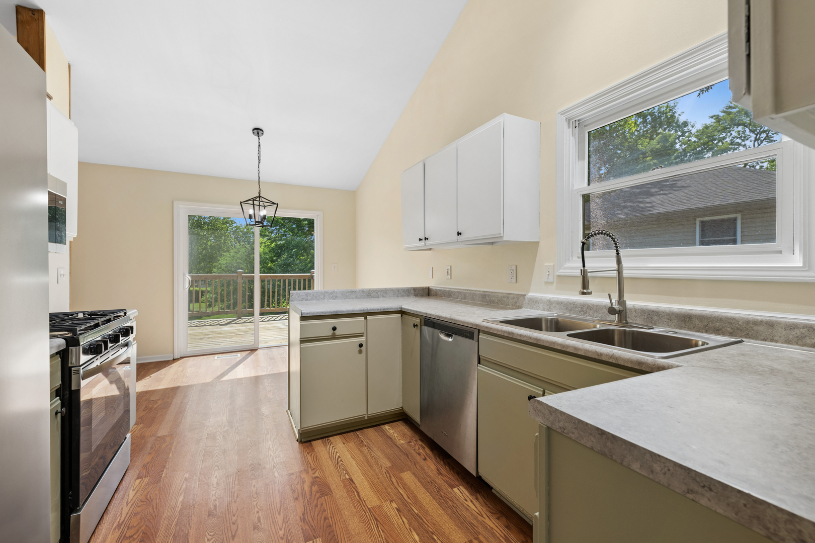 Homes for sale in Poplar Grove, IL | 204 Brandywine Dr, Poplar Grove, IL 61065 | MLS# 12643027