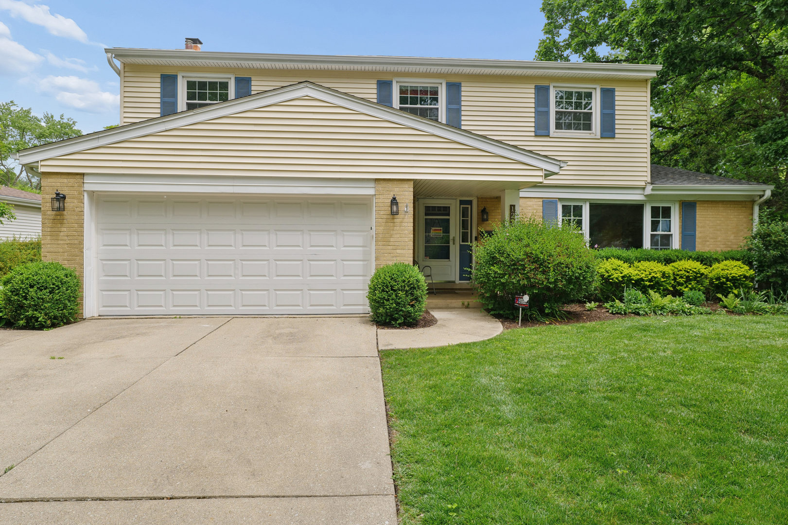 Homes for sale in Deerfield, IL | 1220 Anthony Ln, Deerfield, IL 60015 | MLS# 12643512