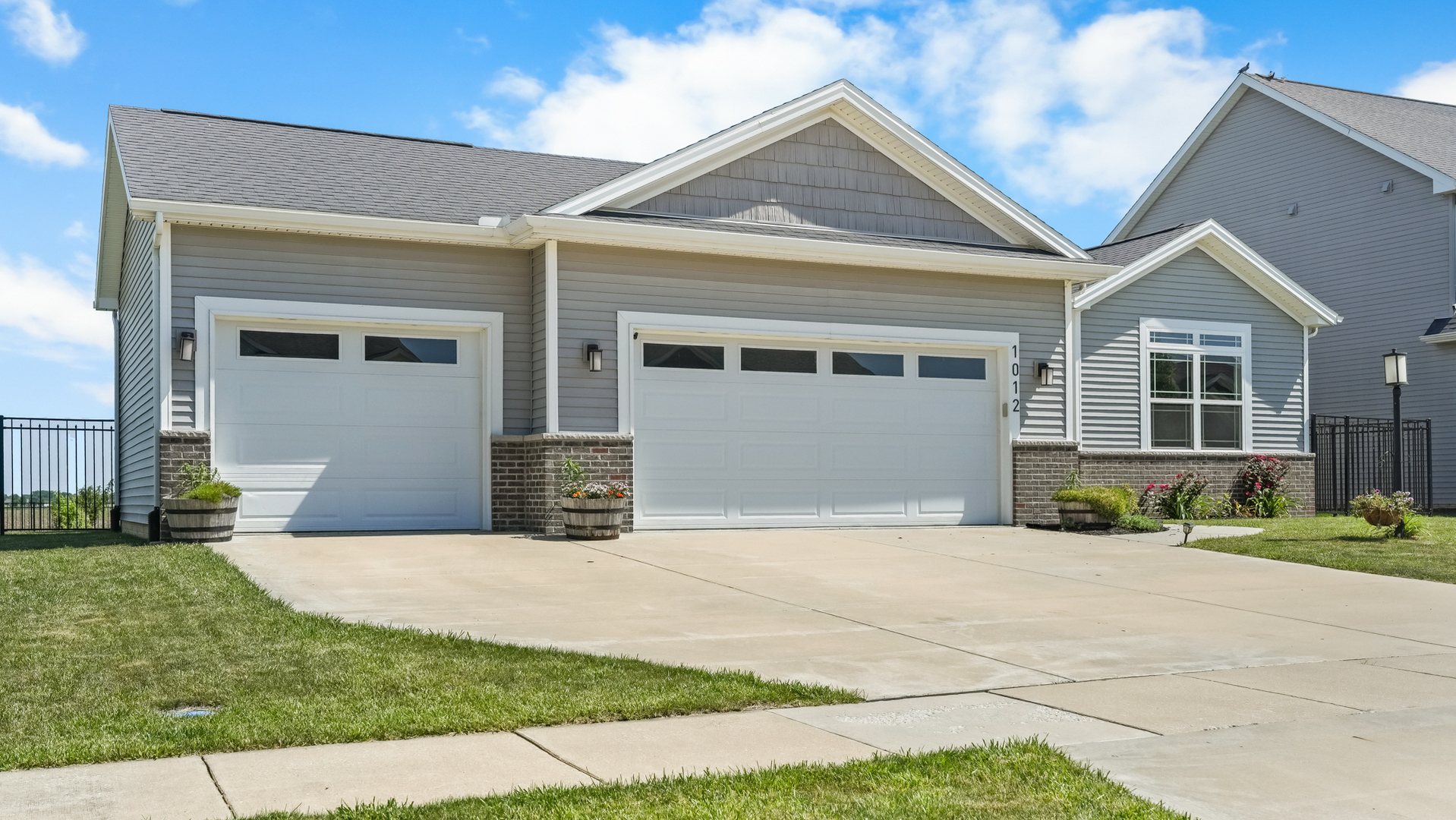 Homes for sale in Savoy, IL | 1012 Declaration Dr, Savoy, IL 61874 | MLS# 12645551