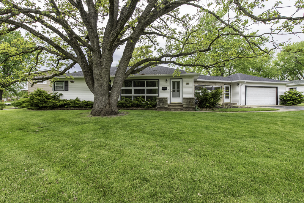 Homes for sale in Antioch, IL | 616 Highland Ave, Antioch, IL 60002 | MLS# 12645774
