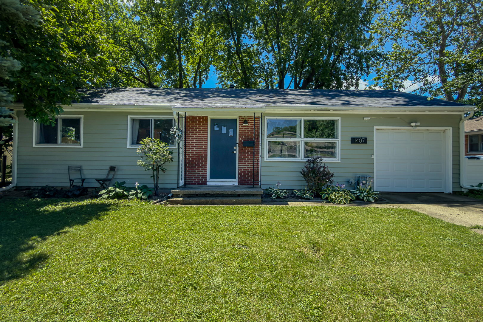 Homes for sale in Urbana, IL | 1407 E Fairlawn Dr, Urbana, IL 61801 | MLS# 12646066
