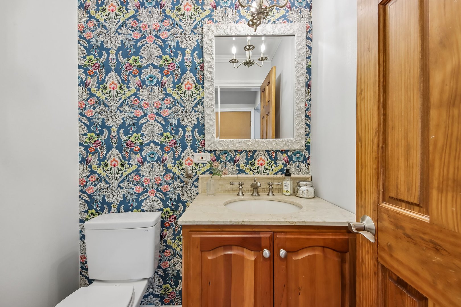 Homes for sale in Libertyville, IL | 15460 W Wildwood Ct, Libertyville, IL 60048 | MLS# 12646205