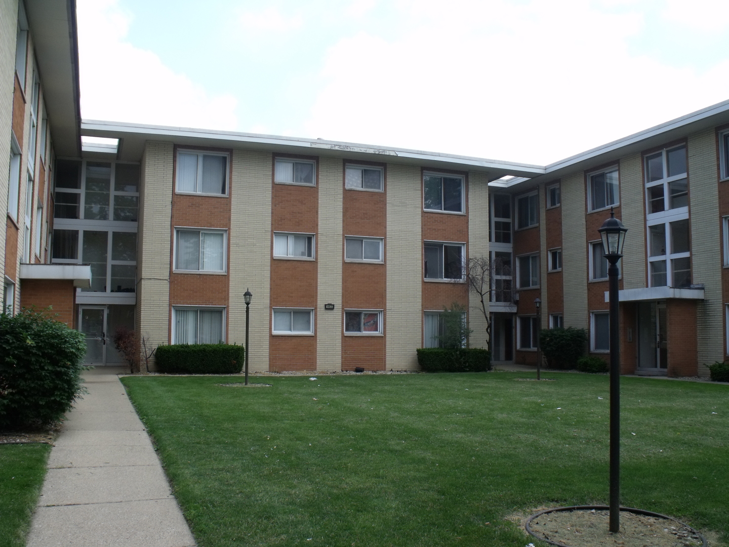 Homes for sale in Midlothian, IL | 14633 Keystone Ave #2D, Midlothian, IL 60445 | MLS# 12646332