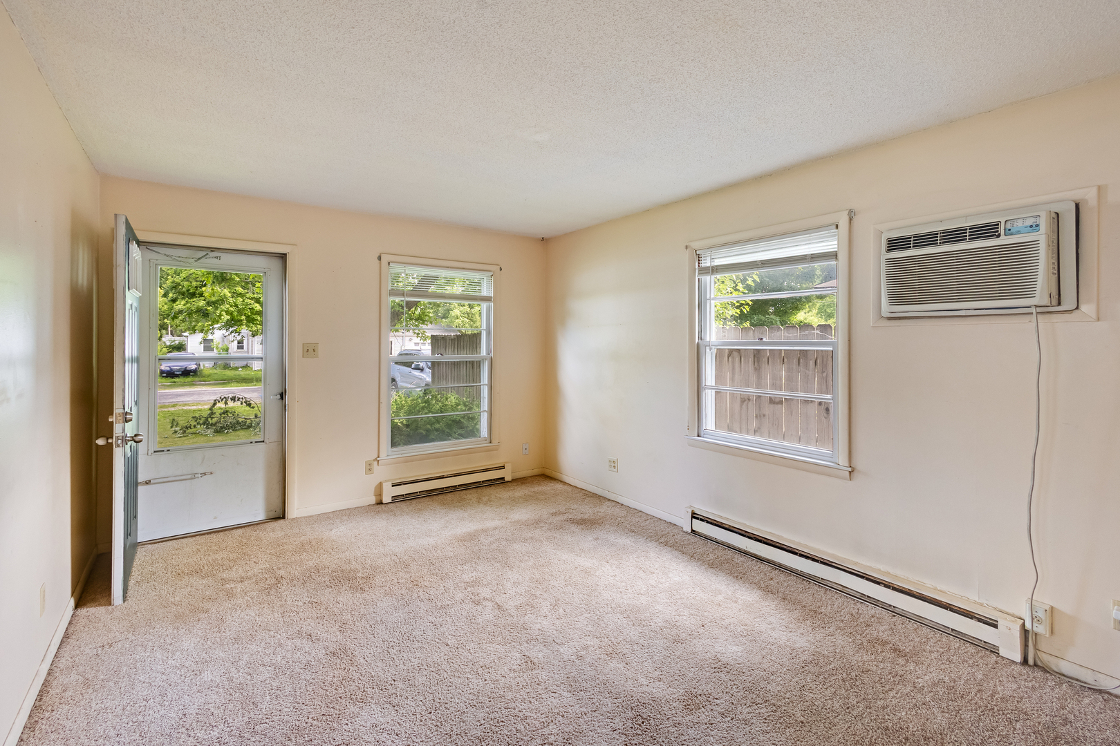 Homes for sale in Tolono, IL | 613 N Vorcey St, Tolono, IL 61880 | MLS# 12647324