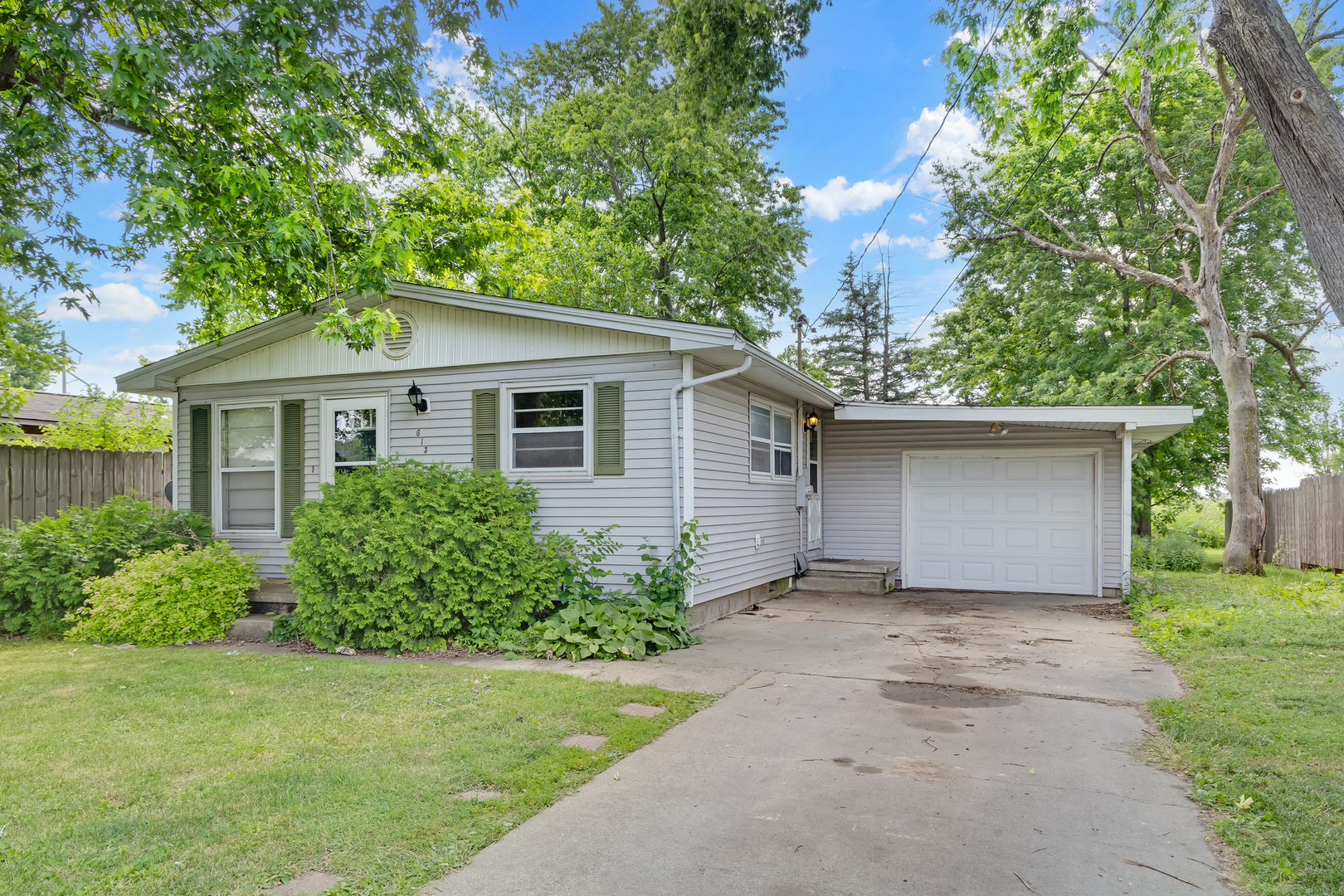 Homes for sale in Tolono, IL | 613 N Vorcey St, Tolono, IL 61880 | MLS# 12647324