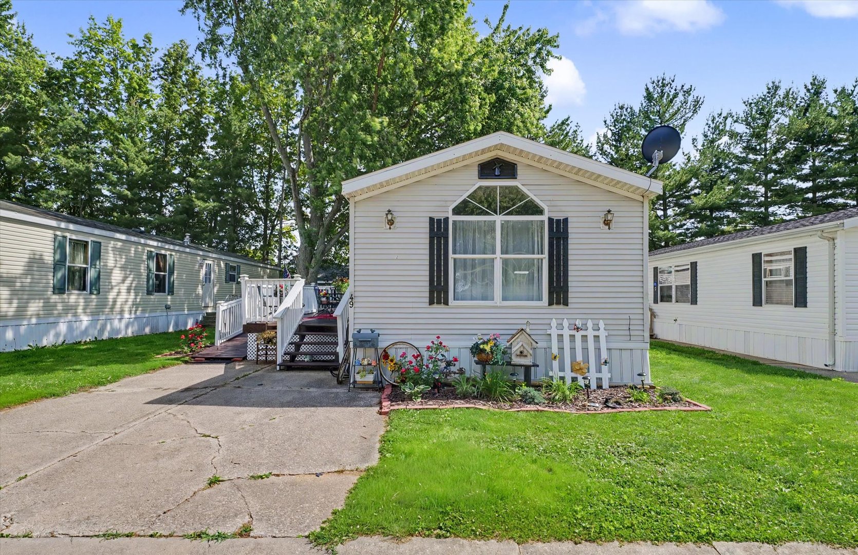 Homes for sale in Monticello, IL | 49 Coachman Dr, Monticello, IL 61856 | MLS# 12647691