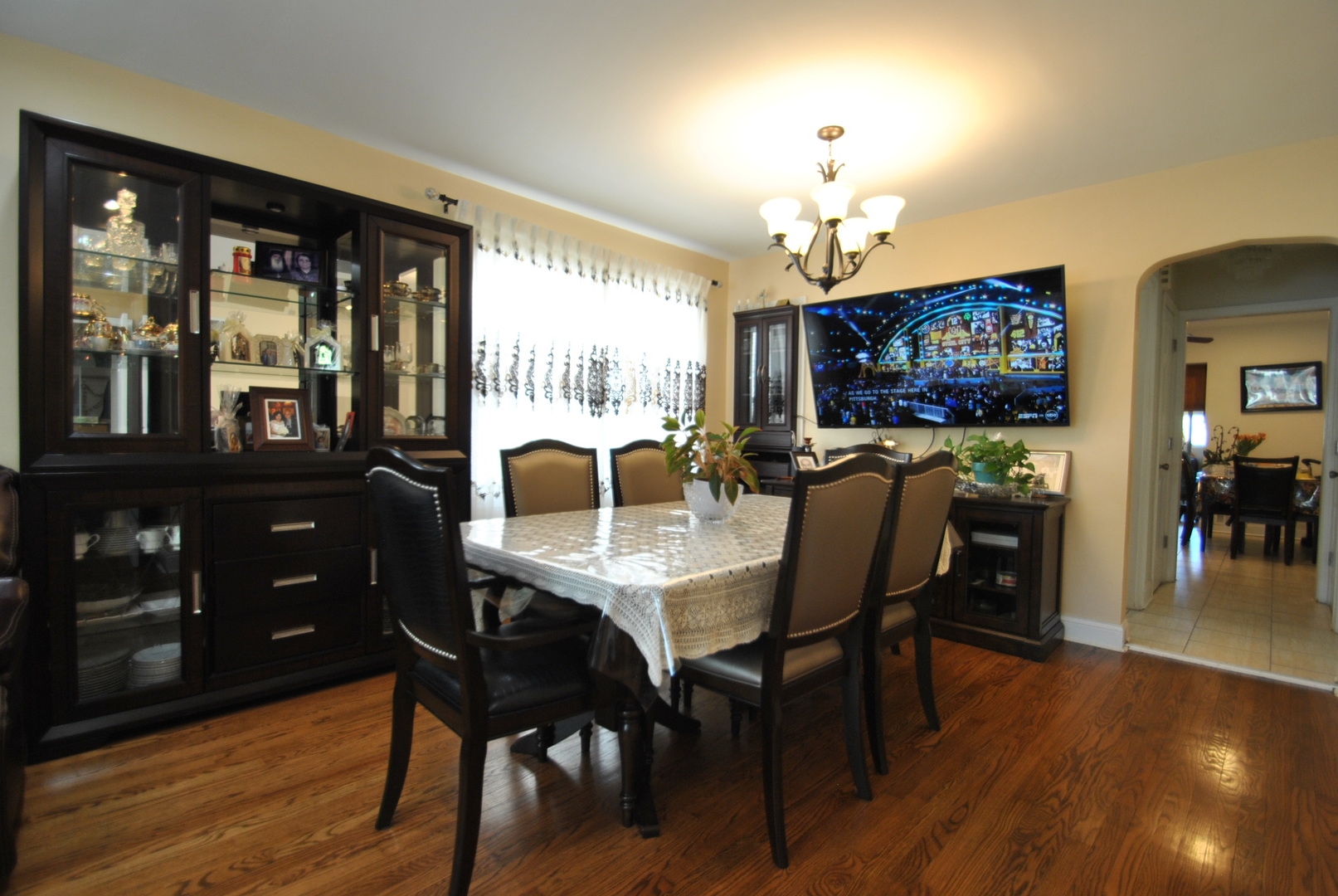 5th image of 4916 W Montrose Ave, Chicago, IL 60641 | MLS# 12647973