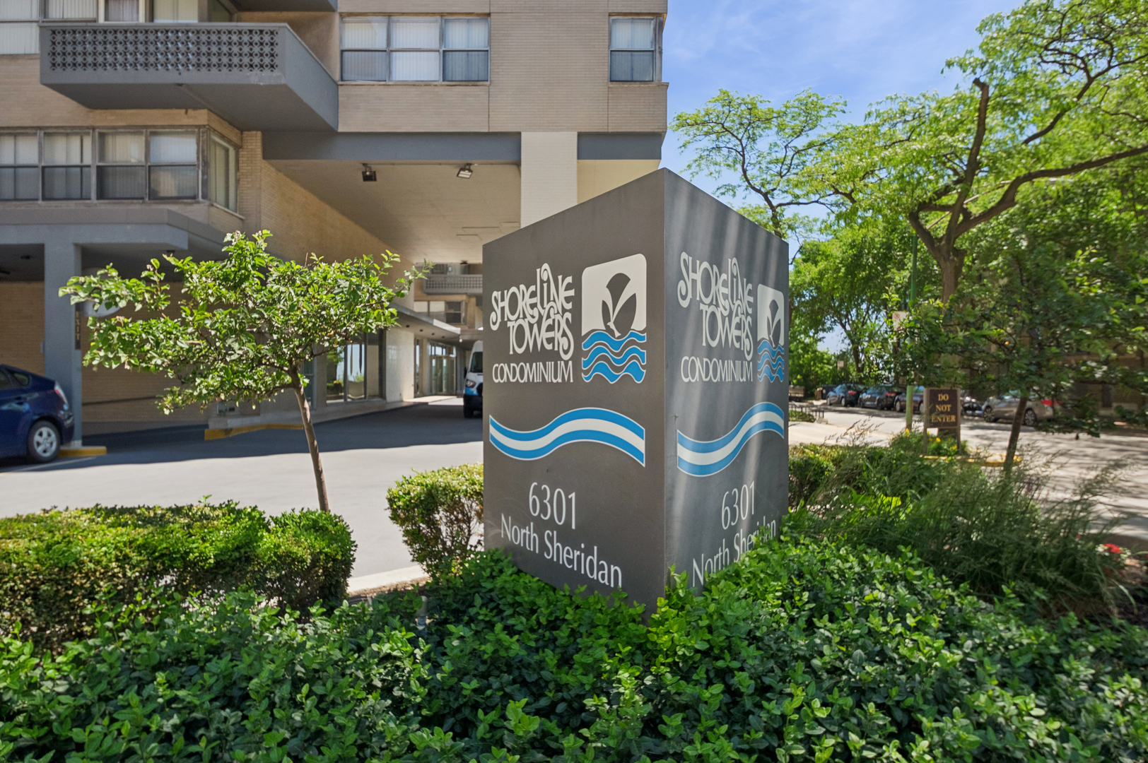 2nd image of 6301 N Sheridan Rd #11L, Chicago, IL 60660 | MLS# 12648576