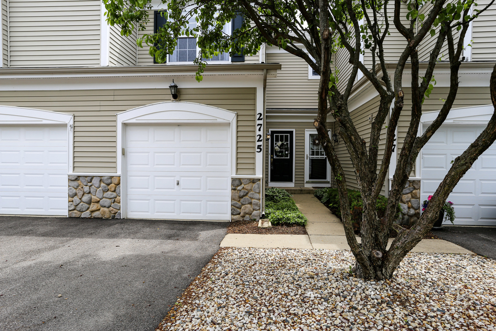 Homes for sale in Johnsburg, IL | 2725 Kendall Xing #2725, Johnsburg, IL 60050 | MLS# 12648801