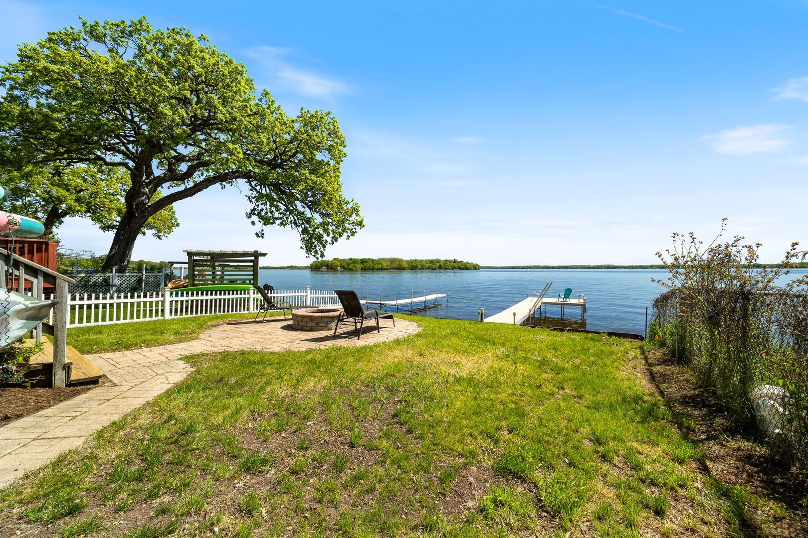 Homes for sale in Fox Lake, IL | 107 Hillside Ct, Fox Lake, IL 60020 | MLS# 12649301