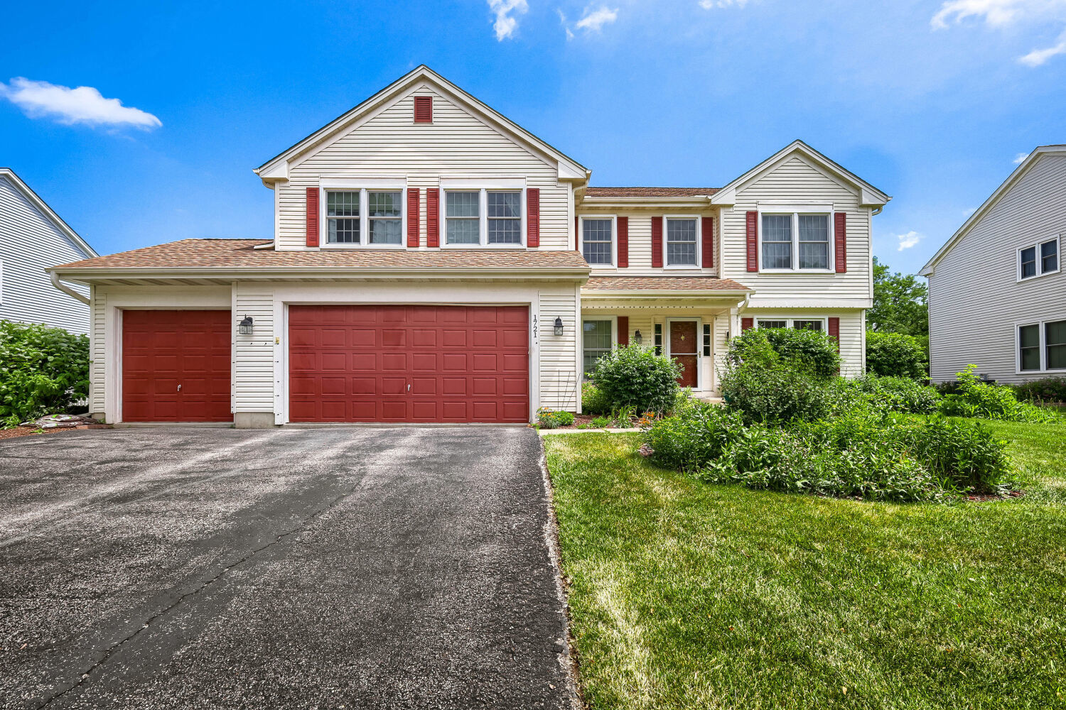 Homes for sale in Algonquin, IL | 1721 Dorchester Ave, Algonquin, IL 60102 | MLS# 12649481