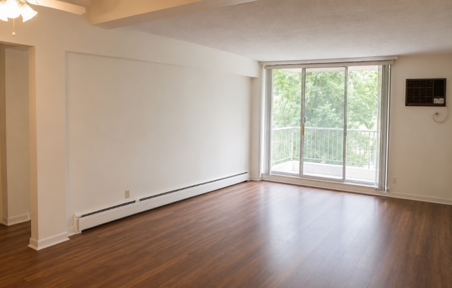 Homes for sale in Lombard, IL | 2222 S Stewart Ave #1H, Lombard, IL 60148 | MLS# 12649625