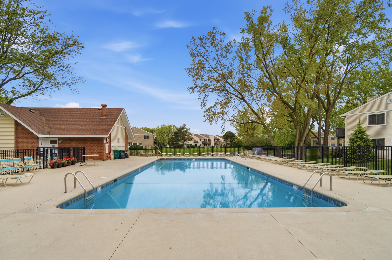 Homes for sale in Buffalo Grove, IL | 981 Pine Tree Circle, Buffalo Grove, IL 60089 | Houzeo