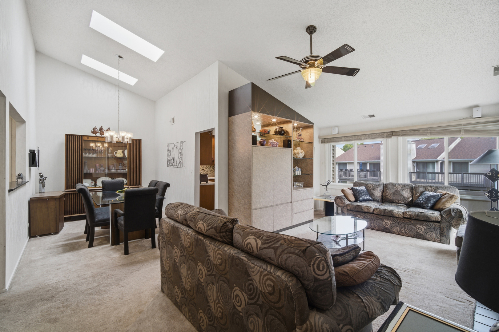 Homes for sale in Buffalo Grove, IL | 981 Pine Tree Cir S, Buffalo Grove, IL 60089