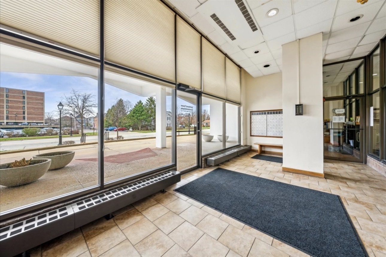 Homes for sale in Lombard, IL | 33 N Main St #10J, Lombard, IL 60148 | MLS# 12650150