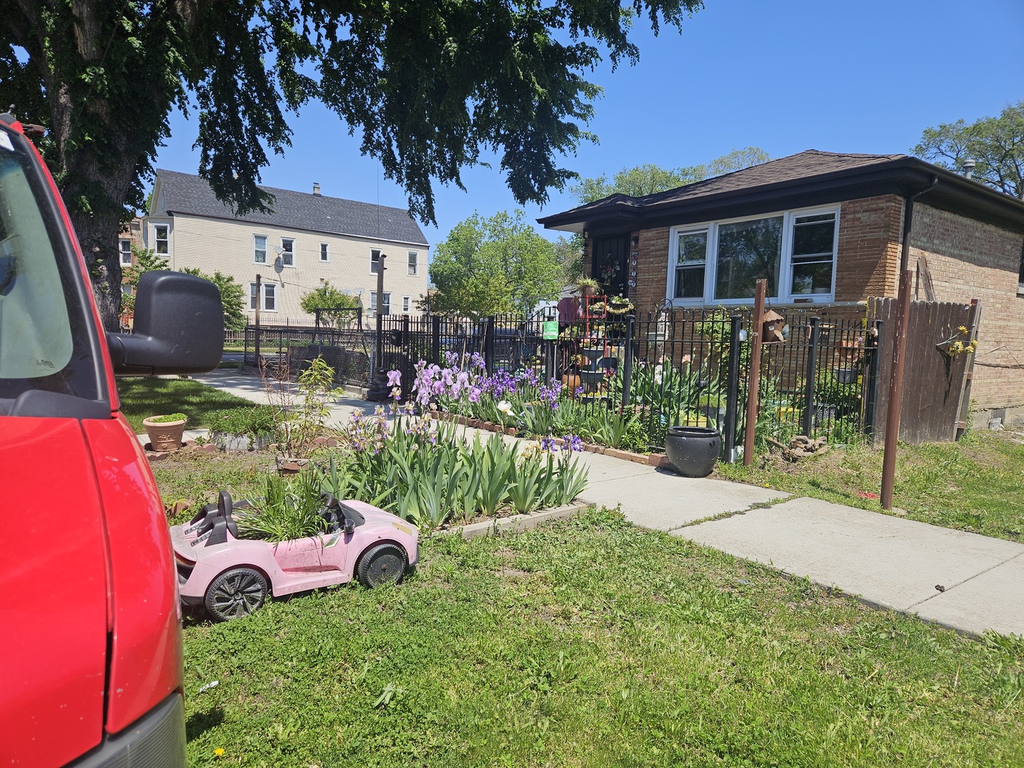 Homes for sale in Chicago, IL | 5303 S Winchester Ave, Chicago, IL 60609 | MLS# 12650207