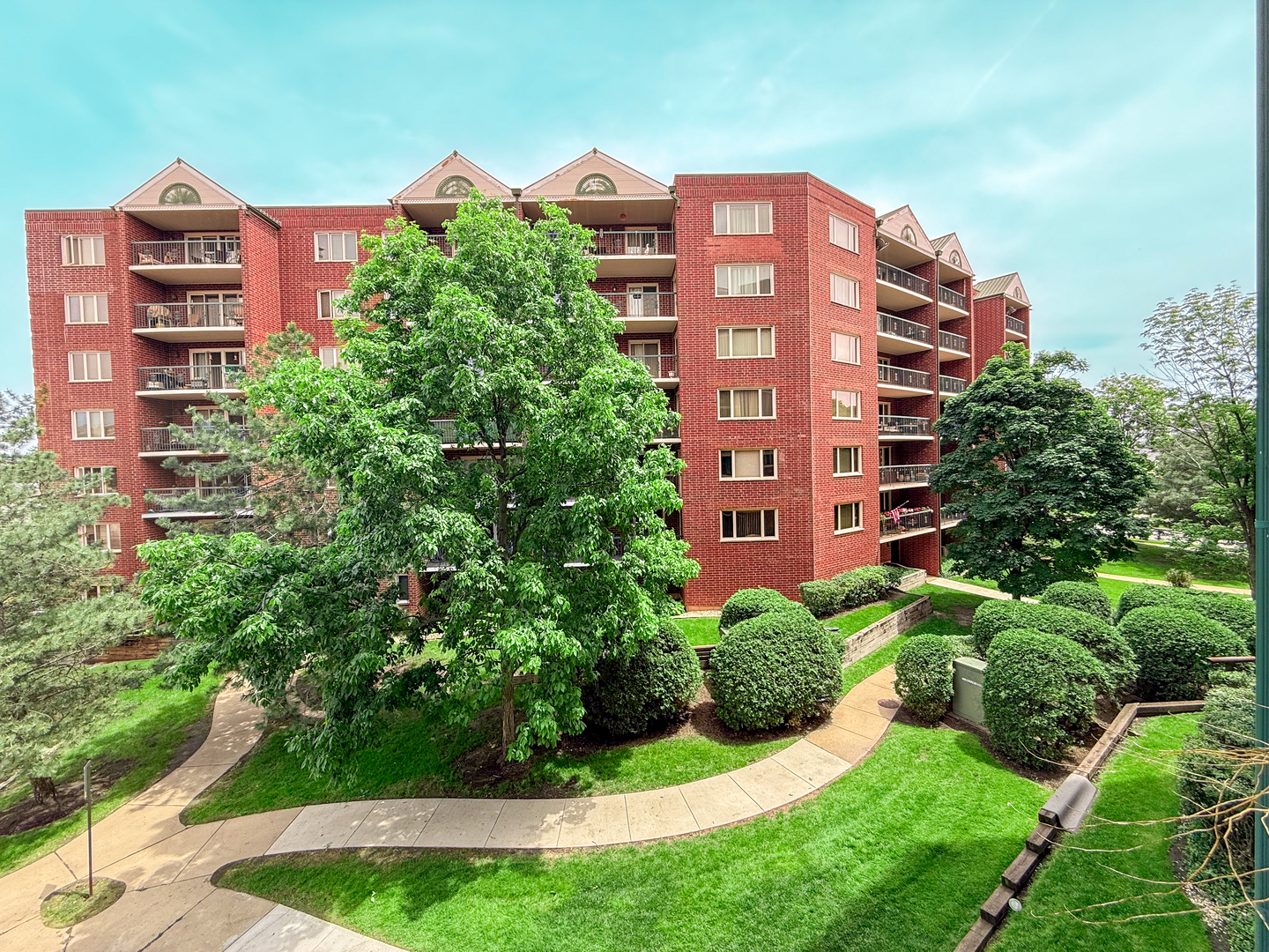 Homes for sale in Norridge, IL | 8580 W Foster Ave #304, Norridge, IL 60706 | MLS# 12650595