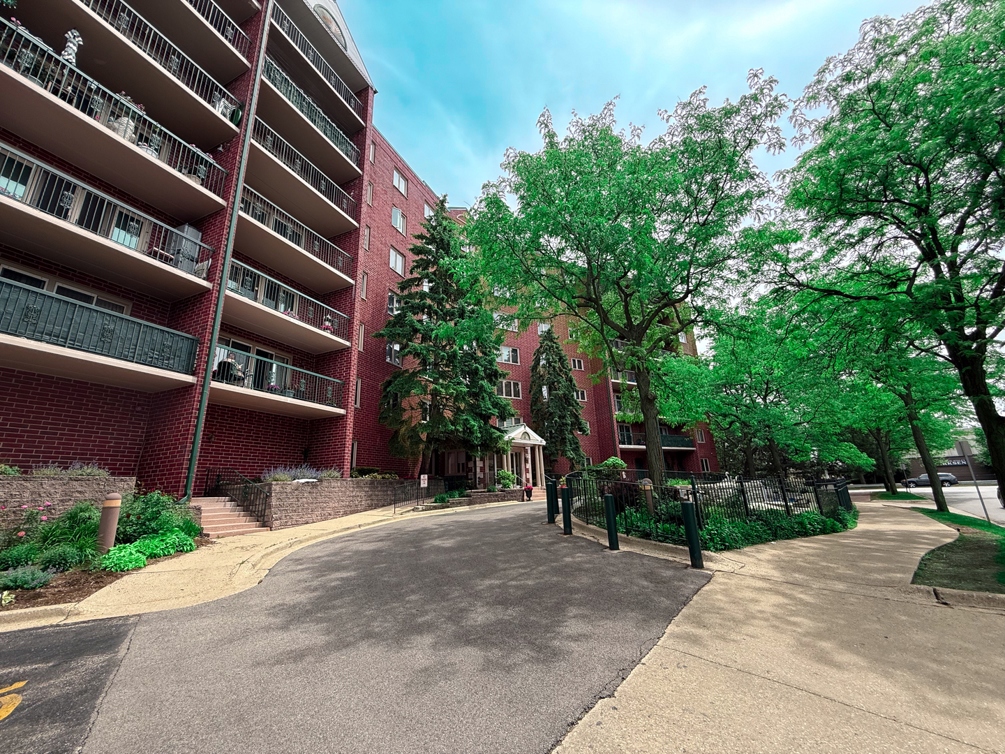 Homes for sale in Norridge, IL | 8580 W Foster Ave #304, Norridge, IL 60706 | MLS# 12650595