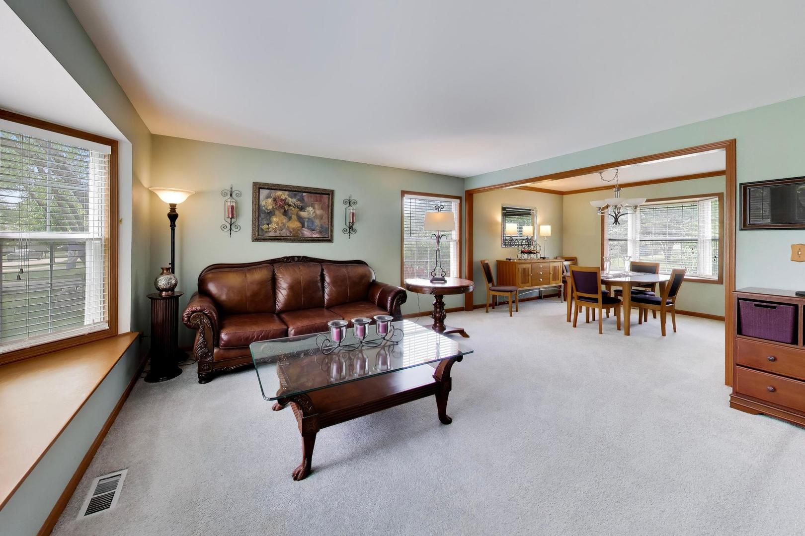 Homes for sale in West Dundee, IL | 524 Edinburgh Ln, West Dundee, IL 60118 | MLS# 12650621
