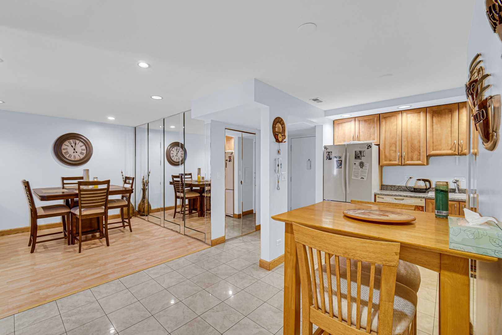Homes for sale in Des Plaines, IL | 9395 Landings Ln #303, Des Plaines, IL 60016 | MLS# 12651353
