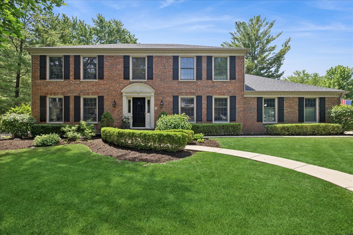 Homes for sale in Libertyville, IL | 311 Hyatt Dr, Libertyville, IL 60048 | MLS# 12651435