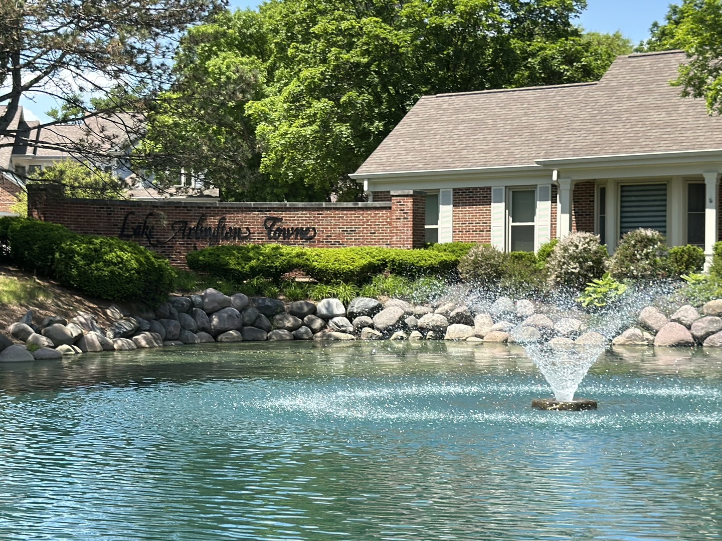 Homes for sale in Arlington Heights, IL | 2026 N Charter Point Dr, Arlington Heights, IL 60004 | MLS# 12651544