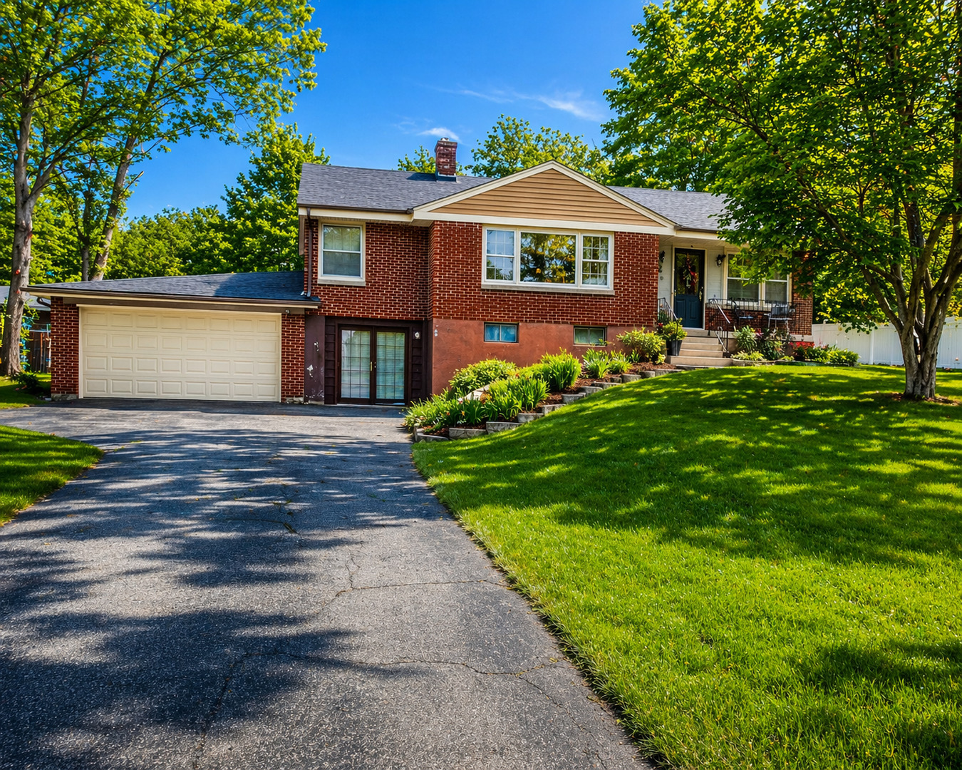 Homes for sale in Roselle, IL | 22W130 Irving Park Rd, Roselle, IL 60172 | MLS# 12651572