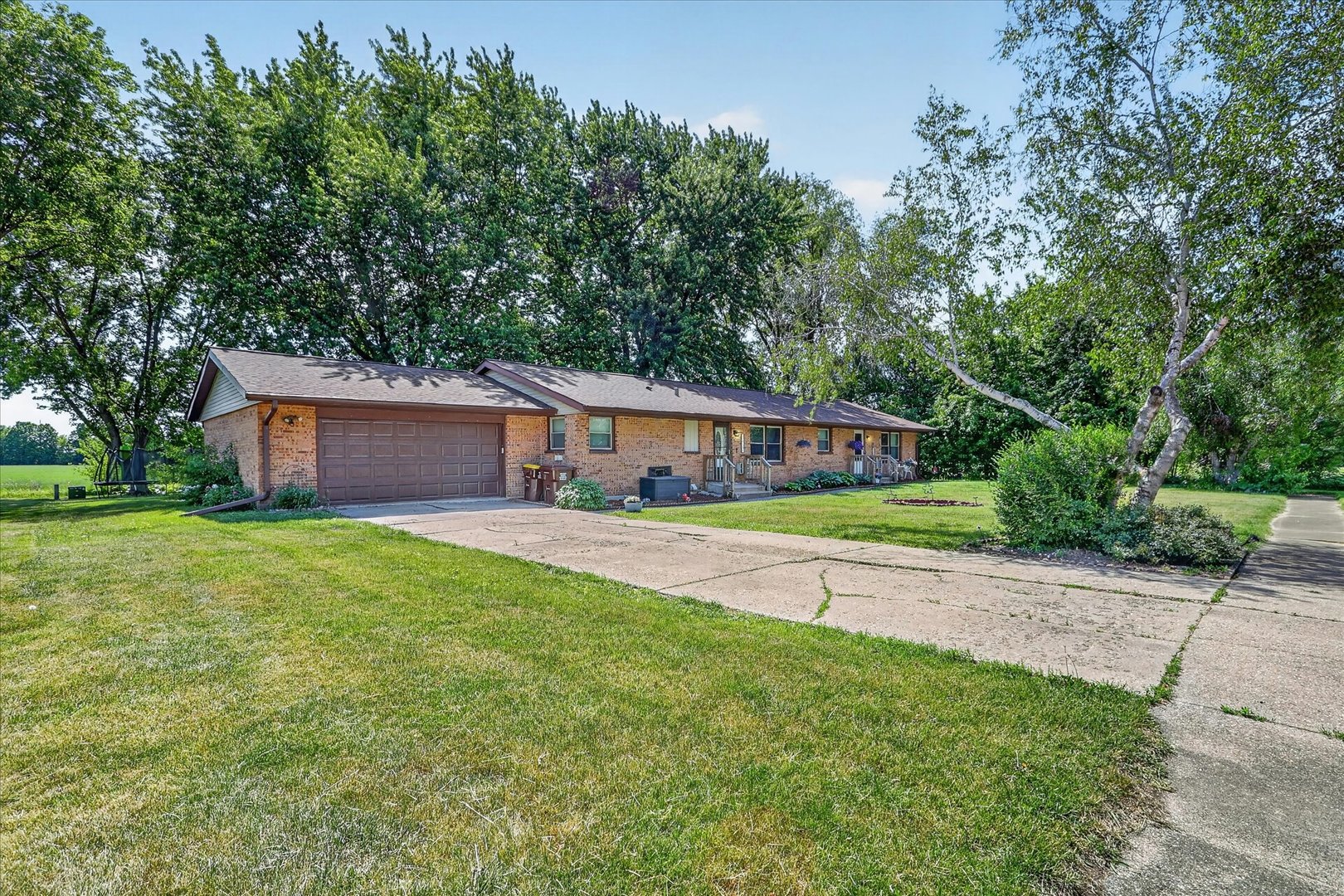 Homes for sale in Belvidere, IL | 2140 Davis Dr, Belvidere, IL 61008 | MLS# 12651853