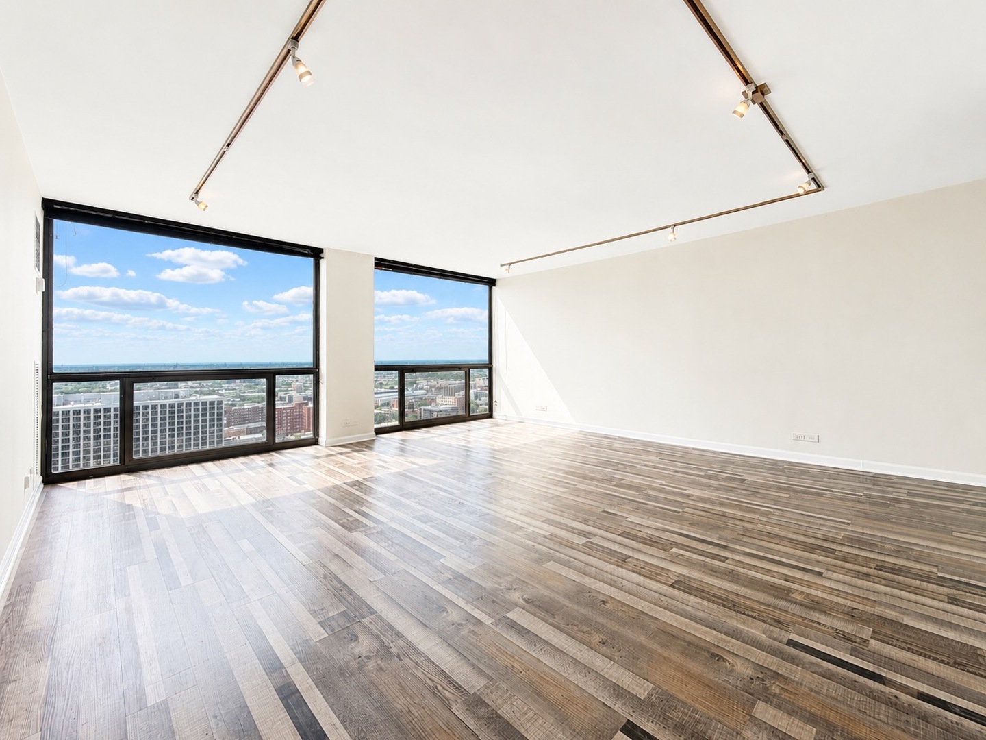 Homes for sale in Chicago, IL | 4343 N Clarendon Ave #2707, Chicago, IL 60613 | MLS# 12652333