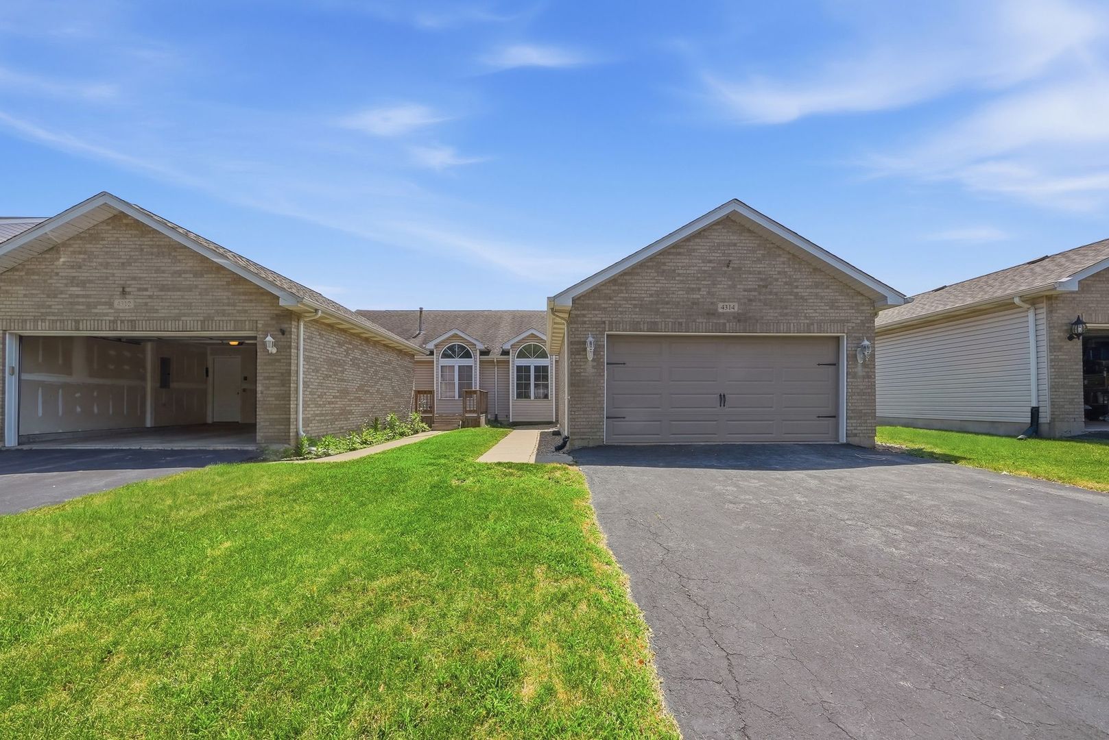 2nd image of 4314 River Glen Dr, Joliet, IL 60431 | MLS# 12652624