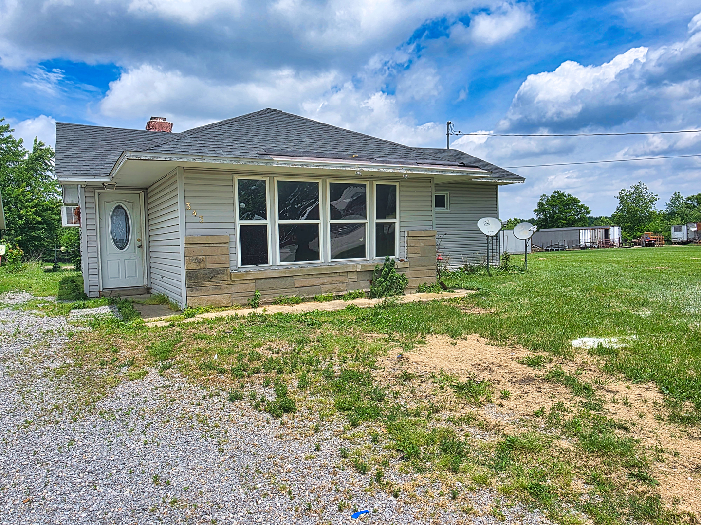 Homes for sale in Clay City, IL | 343 S 1st St Se, Clay City, IL 62824 | MLS# 12653025