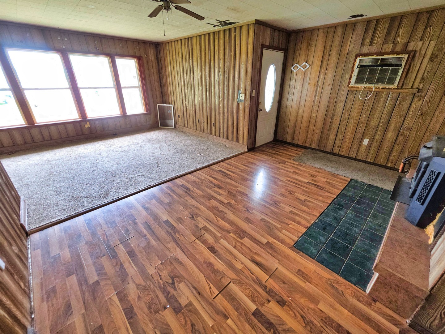 Homes for sale in Clay City, IL | 343 S 1St St Se, Clay City, IL 62824 | MLS# 12653025