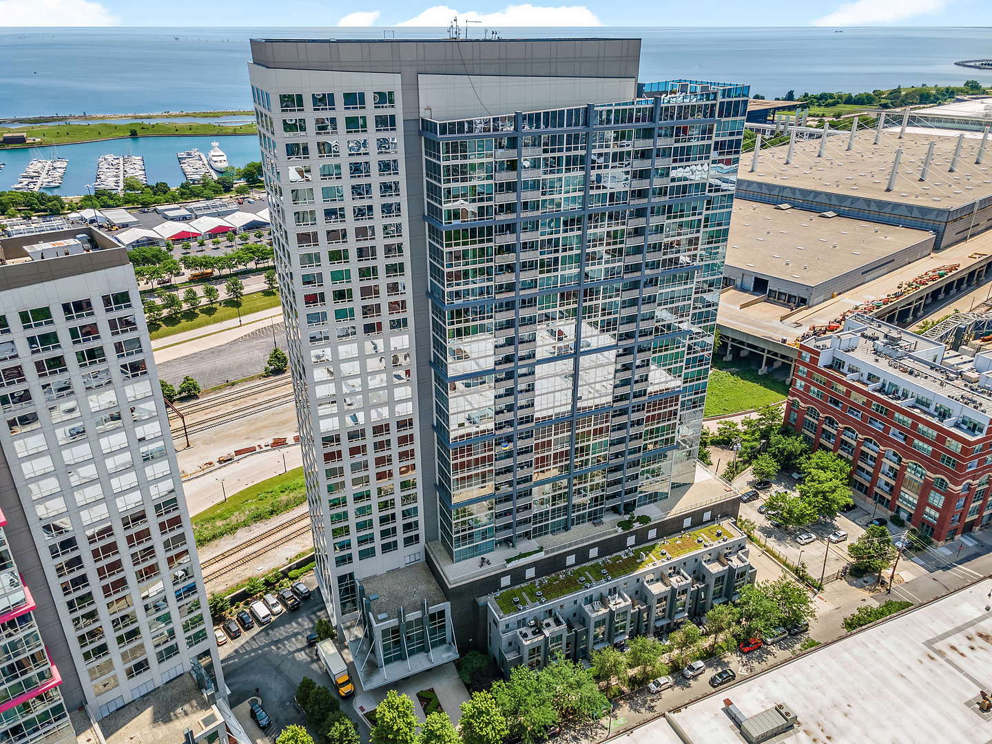 Homes for sale in Chicago, IL | 1901 S Calumet Ave #909, Chicago, IL 60616 | MLS# 12653109
