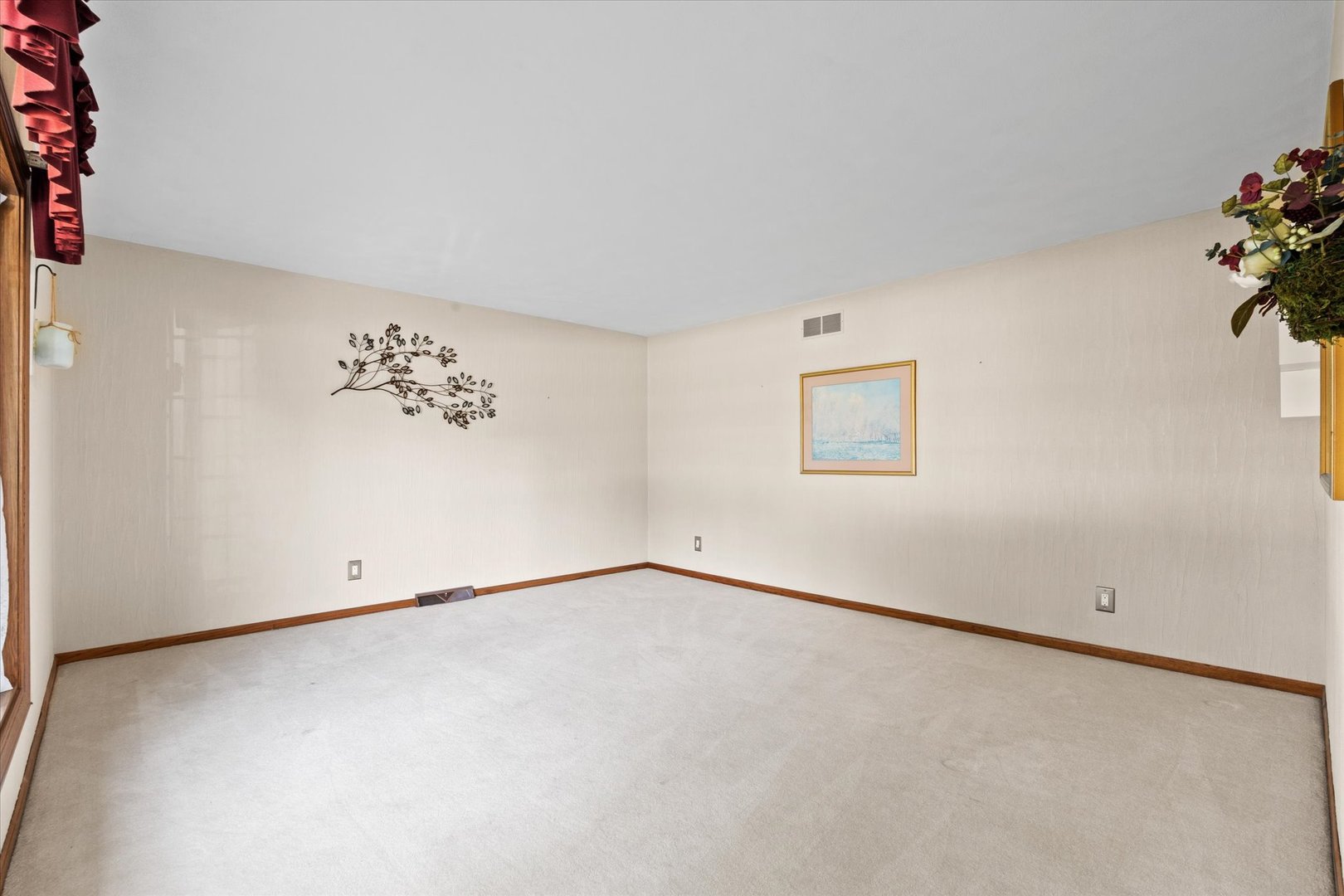 Homes for sale in Geneseo, IL | 10 Oak Grove Rd, Geneseo, IL 61254 | MLS# 12653185