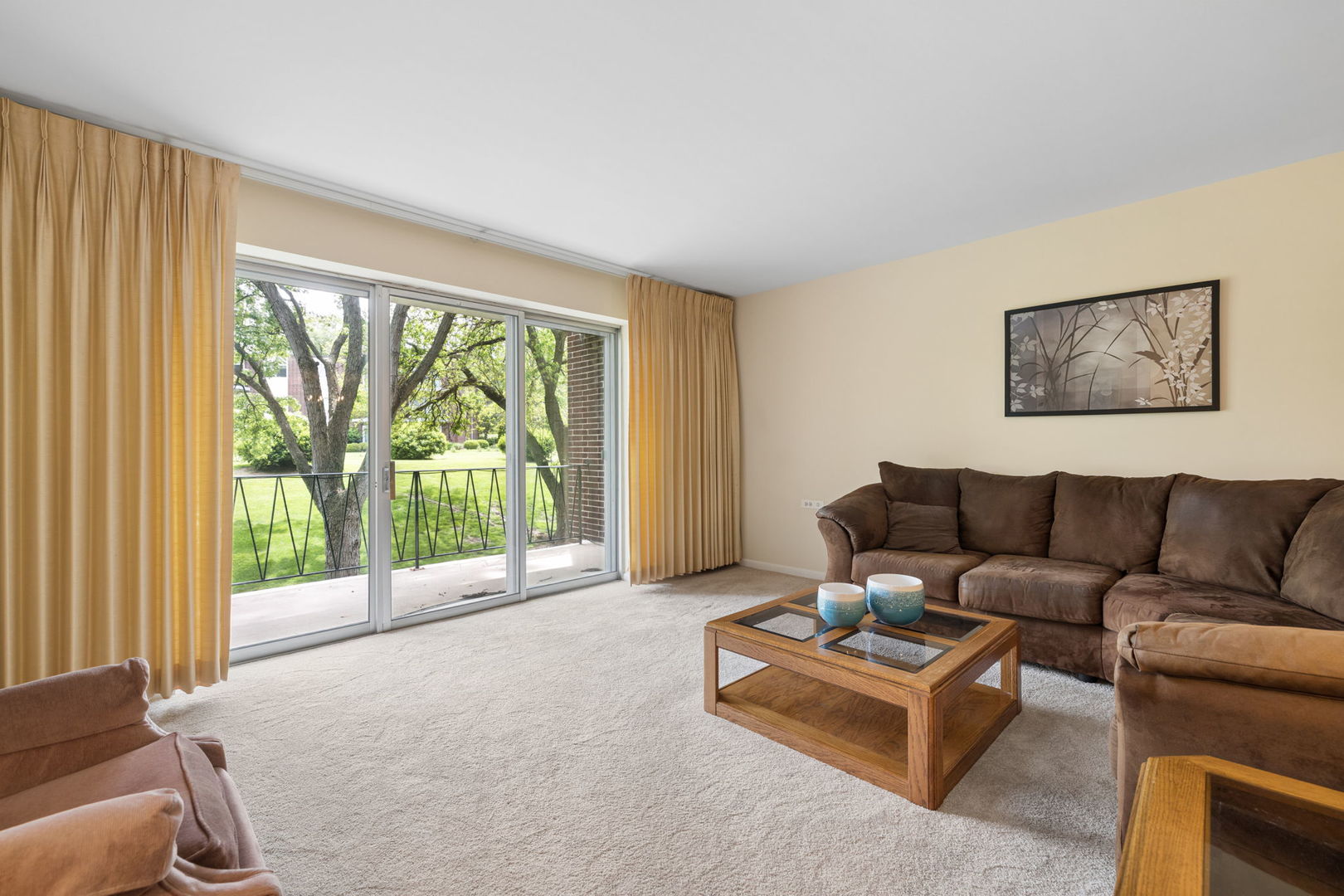 Homes for sale in Downers Grove, IL | 5300 Walnut Ave #2B, Downers Grove, IL 60515 | MLS# 12653198