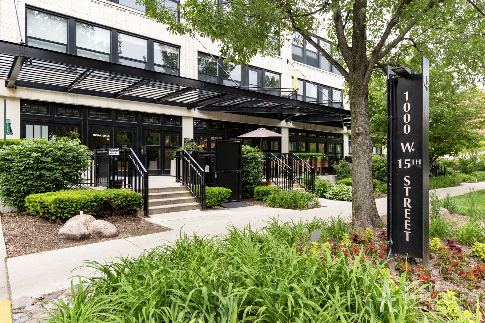 Homes for sale in Chicago, IL | 1000 W 15Th St, Chicago, IL 60608