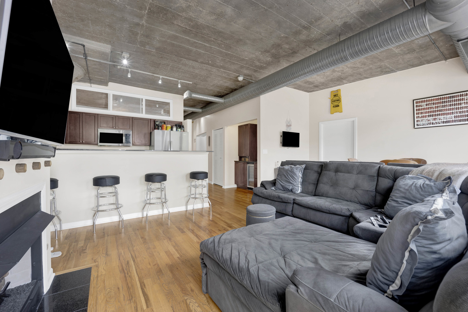 Homes for sale in Chicago, IL | 1000 W 15Th St, Chicago, IL 60608