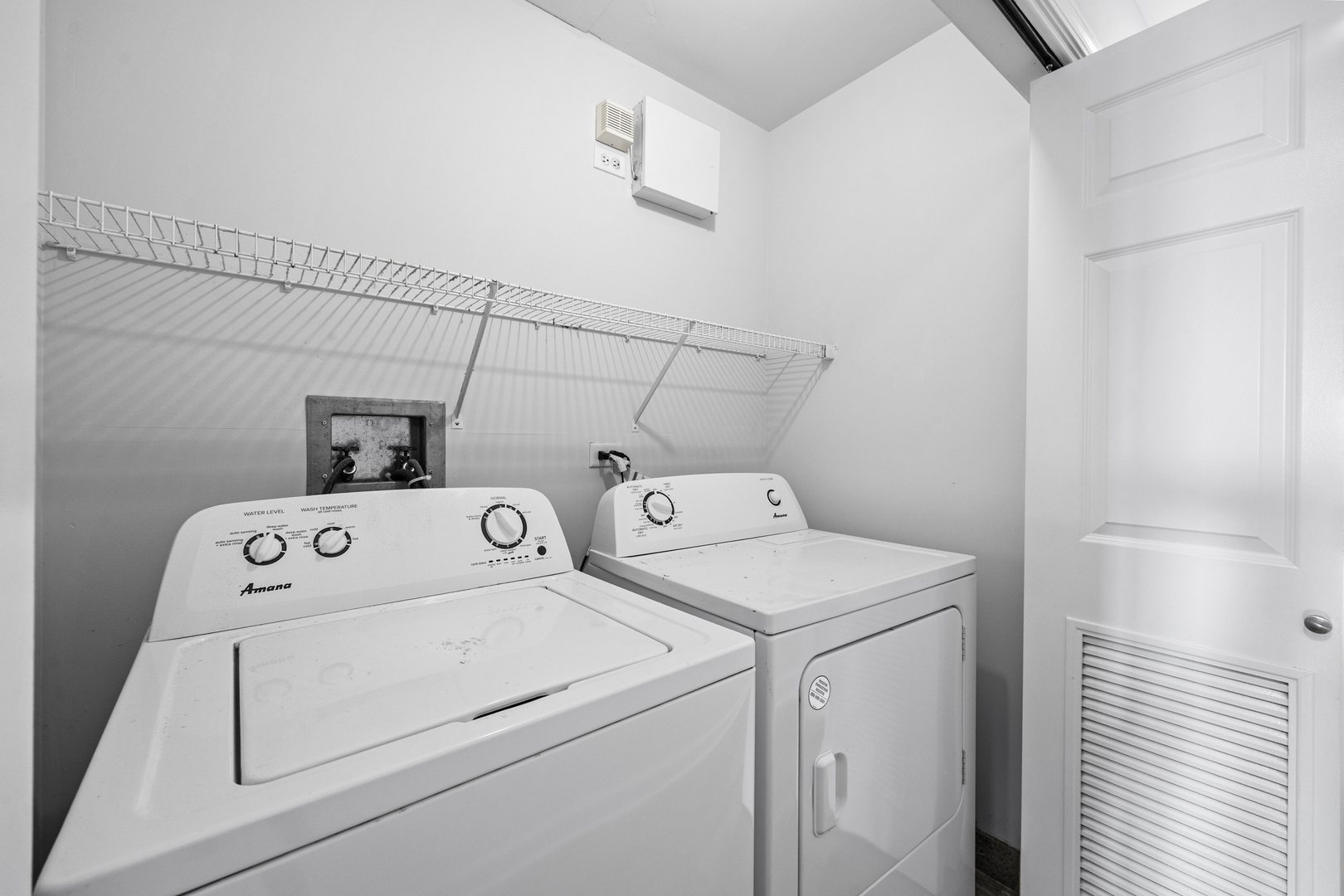 Homes for sale in Chicago, IL | 2618 W Diversey Ave #402, Chicago, IL 60647 | MLS# 12653772