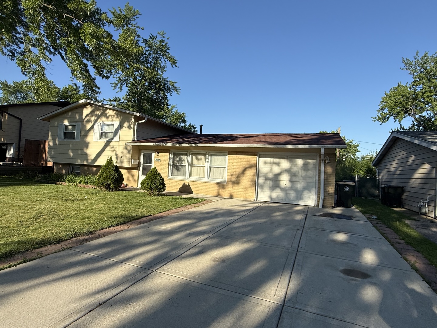 Homes for sale in Hanover Park, IL | 7127 Glenwood Ln, Hanover Park, IL 60133 | MLS# 12654361